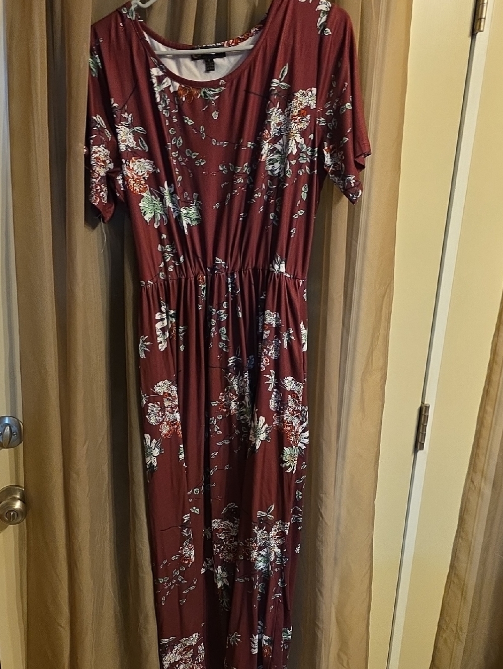 Floral Short-Sleeve Maxi Dress in Burgundy